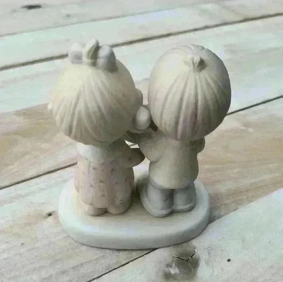Precious Moments Figurine E-2856 God Blessed Our Years 10 Anniversary Love 5.5" - Picture 4 of 8